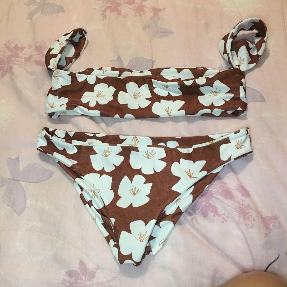 Off the shoulder 2 piece bikini